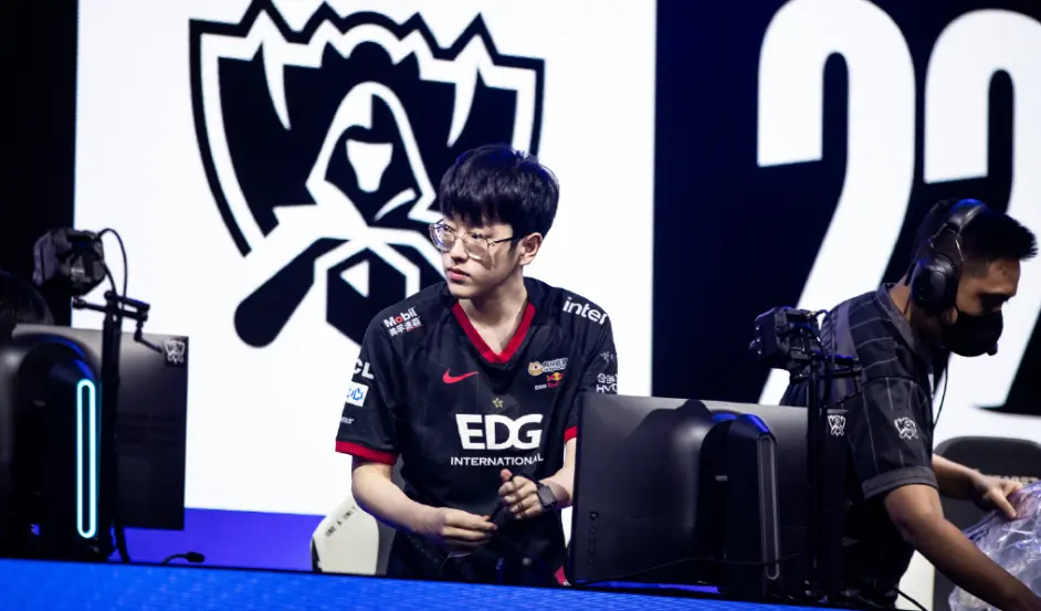 爱游戏官网-Scout新星表现优异表现突出，C9前途光明！